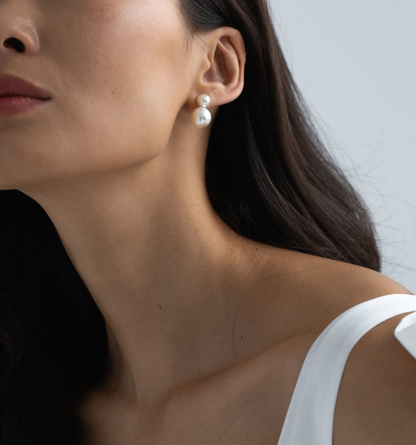 Iris Pearl Earrings