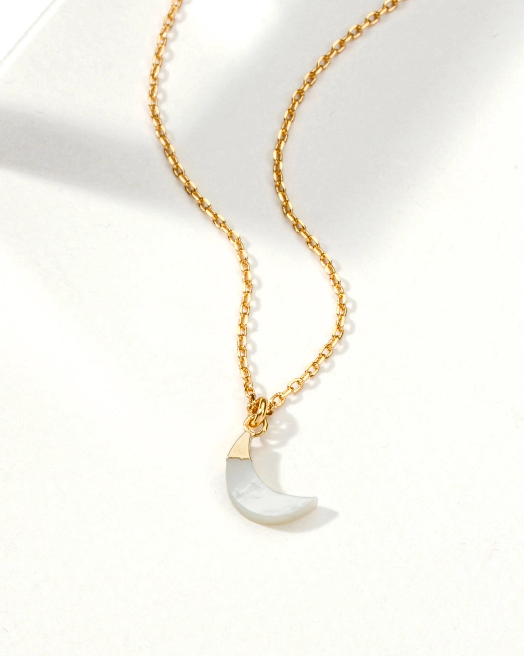 Ocean Dreams Necklace - Mother of Pearl