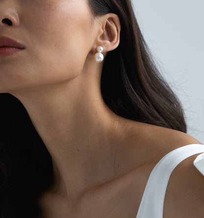 Iris Pearl Earrings