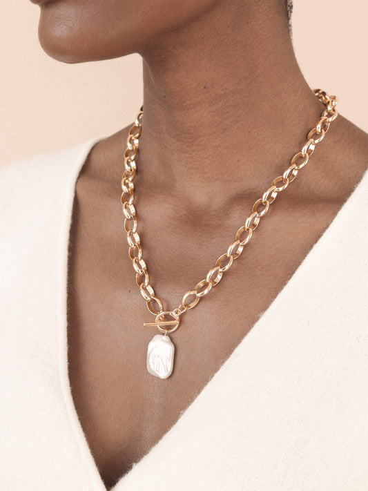 Edge of Water Pearl Pendant Necklace